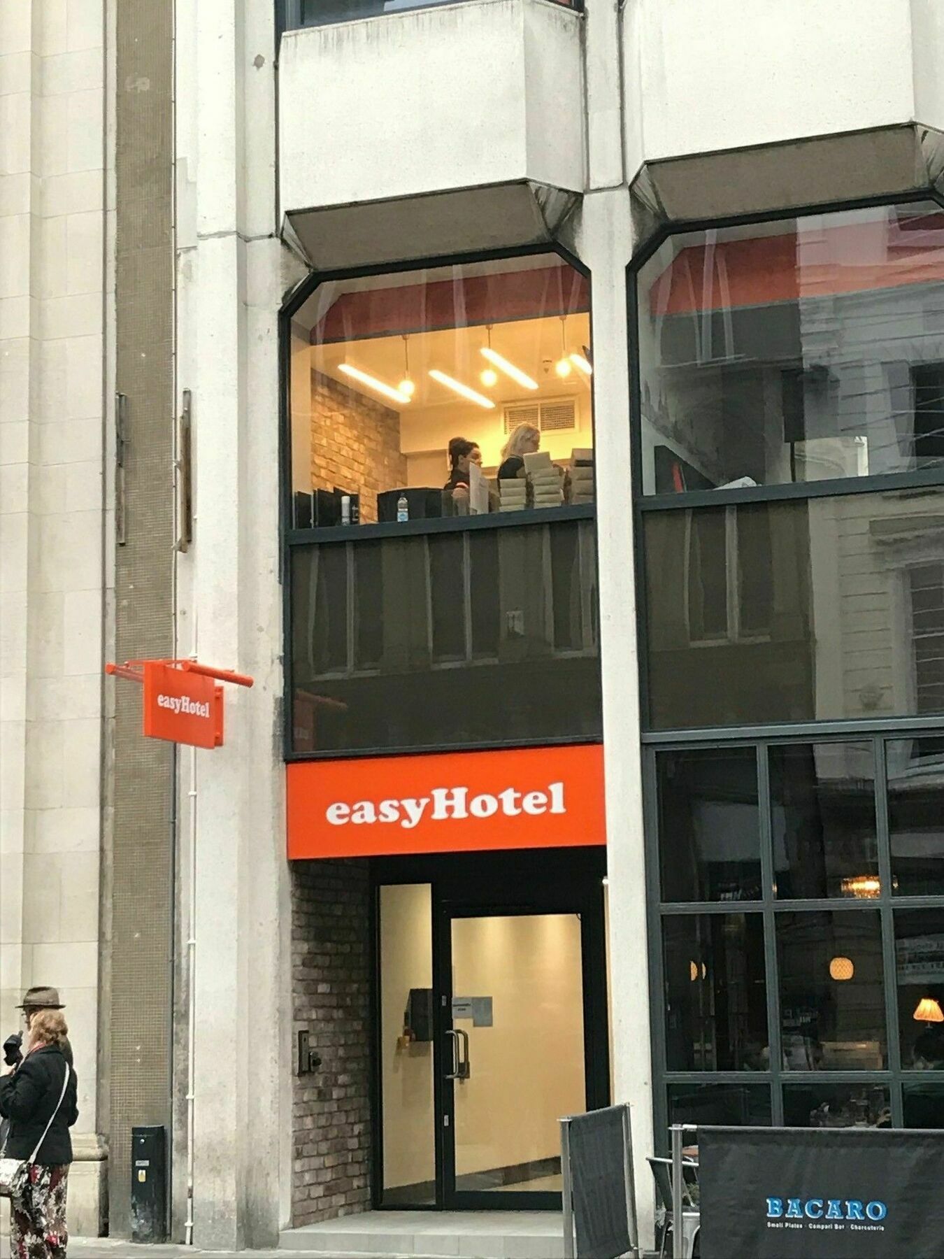 Easyhotel