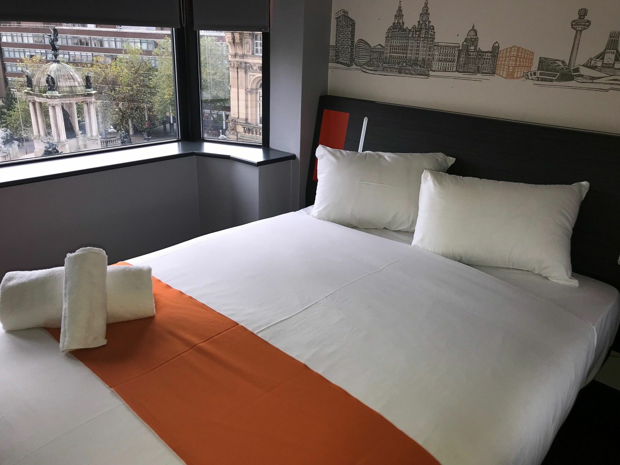 Easyhotel 3*